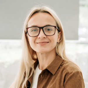 <span style="color:gold;">★★★★★</span><br>Samia H.