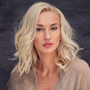 <span style="color:gold;">★★★★☆</span><br>Rebecca W